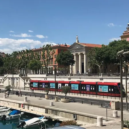 Stylish 4-Star Cocoon With Terrace - Port Center
