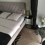 アパート Stylish 4-star Cocoon In The Heart Of Le Marais Nicois *