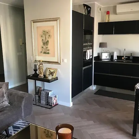 Stylish 4-star Cocoon In The Heart Of Le Marais Nicois Apartment Nice