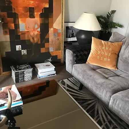 Stylish 4-star Cocoon In The Heart Of Le Marais Nicois アパート *